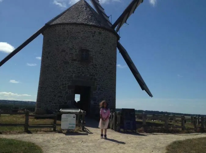 Christian Mont St Michel بيت للعطل Sacey
